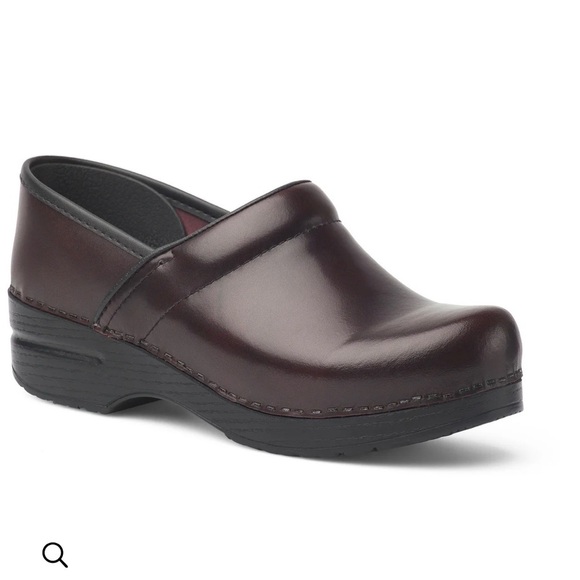 Shoes - Dansko Professional - Cordovan Cabrio Clog - EUC  - Size 40 or 9.5 to 10